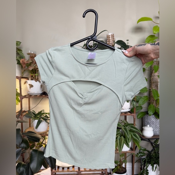 Tops sizes XS-S - Picture 13 of 14